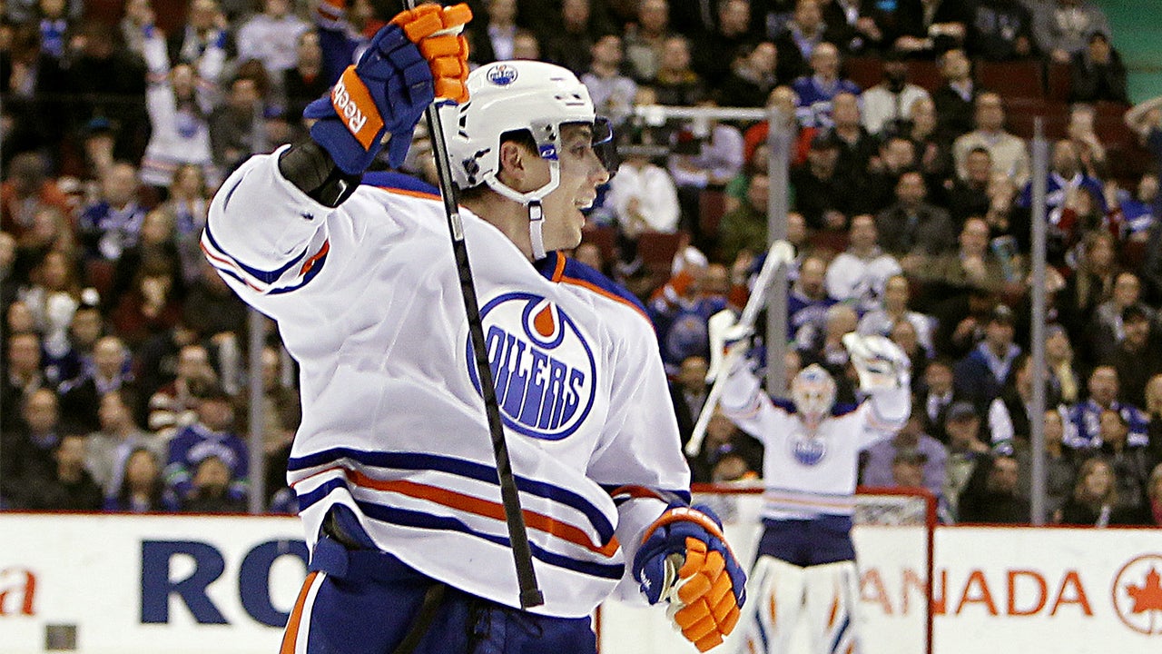 Perron scores 3 to lead Oilers past Canucks